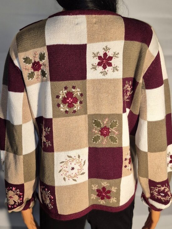 CHRISTOPHER & BANKS beautiful Hand embroidered festive Holiday sweater size XL - Picture 4 of 12
